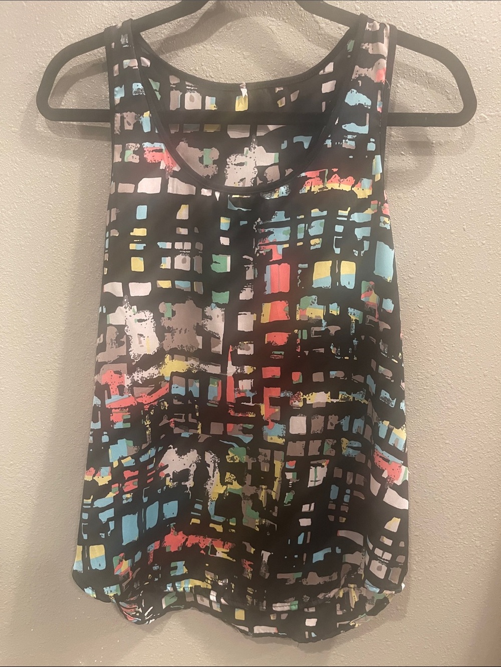 Women’s Black Abstract Grid Print Tank Top